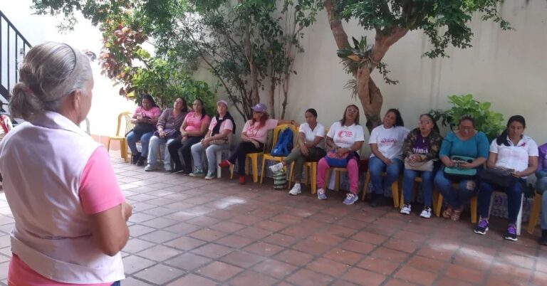 Mujeres de la Ciencia debaten experiencias de investigación en Lara