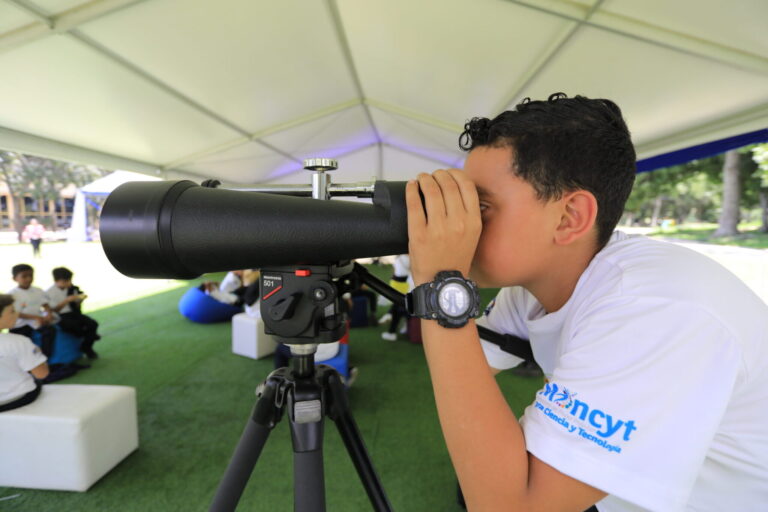 Caracas | Semilleros científicos despiertan el interés por la astronomía en la parroquia Sucre