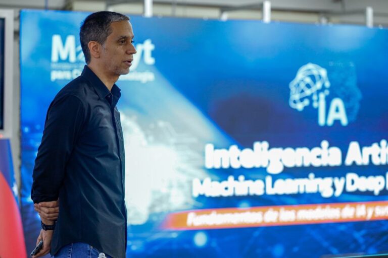 Experto del Mincyt destaca evolución de la inteligencia artificial en Intezia TechDay