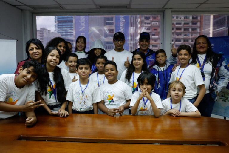 Caravana de la Química estimula el amor por las ciencias entre los semilleros científicos en Telecom Venezuela C.A