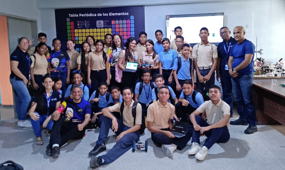 Estudiantes de Caripito adquieren habilidades en robótica y programación