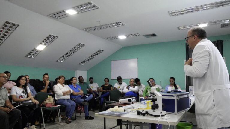 Caravana de la Química lleva jornada de capacitación a docentes de Nueva Esparta