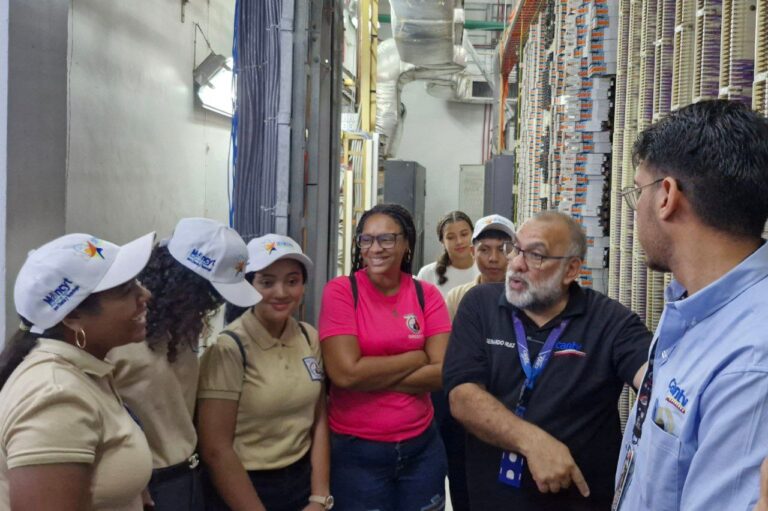 Cantv brindó conocimientos en telecomunicaciones a más de 21.000 estudiantes (10)