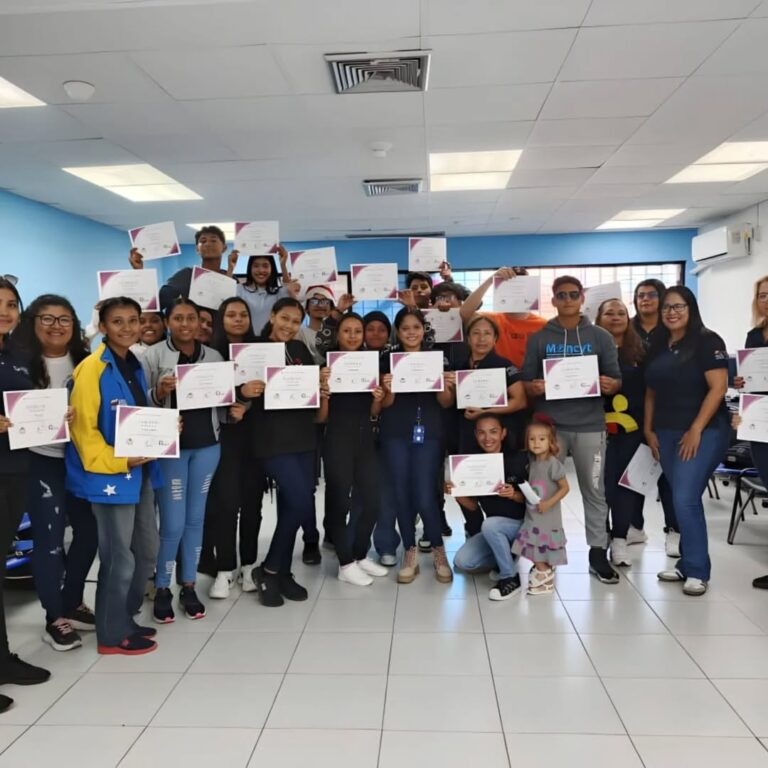 Mujeres del Mincyt participan en taller sobre empoderamiento y bienestar emocional 