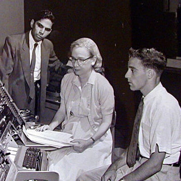 Grace Hopper: Pionera tecnológica que reivindicó el rol de las mujeres