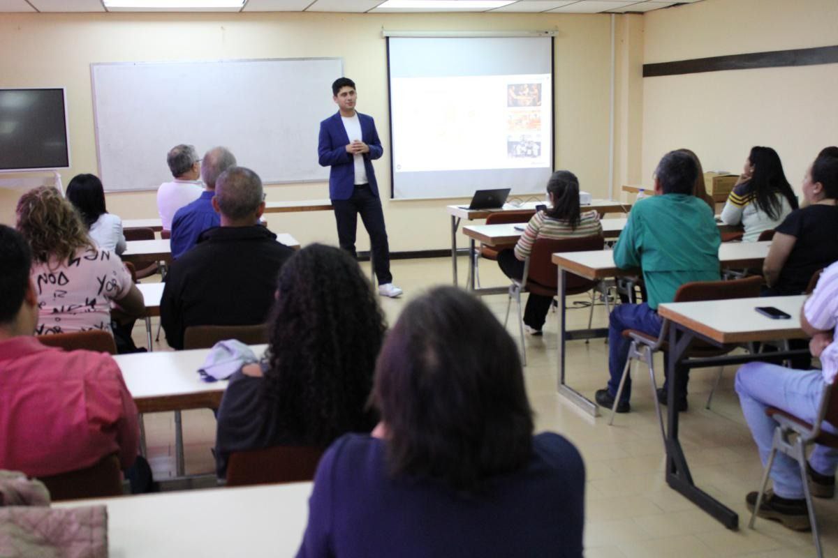 Dictan ponencia sobre “Revolución Biotecnológica y Bioeconomía Responsable” a investigadores del IDEA