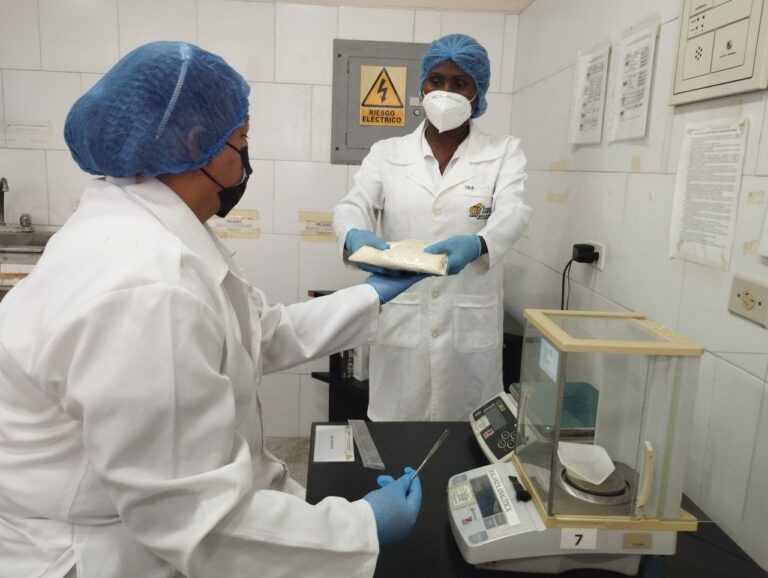 Investigadores del Ciepe diseñan bebida probiótica que aporta beneficios a la salud