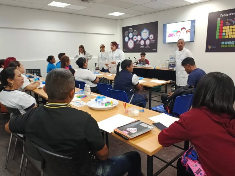 Fundacite Zulia capacita a docentes para la enseñanza de las ciencias