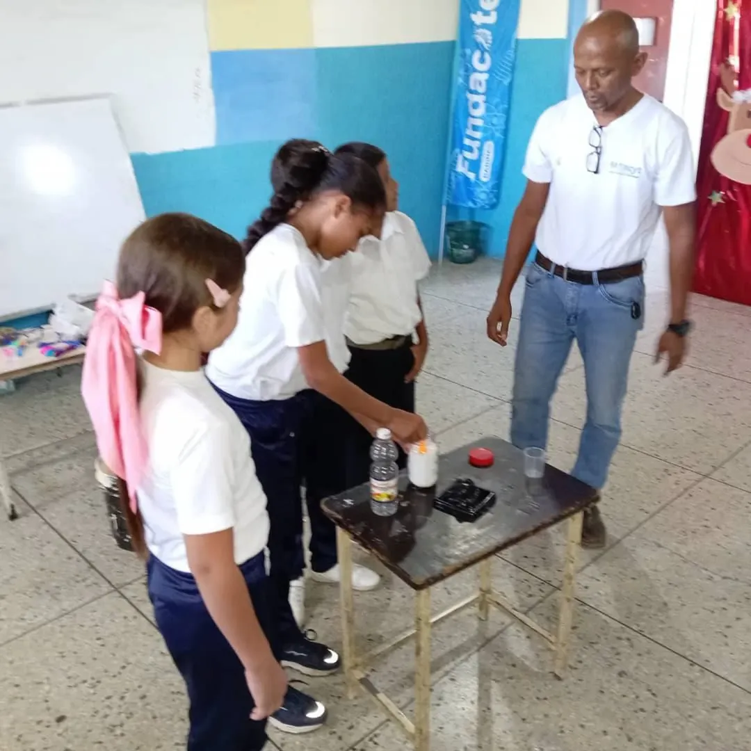 Mincyt impulsa encuentro con las ciencias en la U.E. Herminio León Colmenares de Barinas