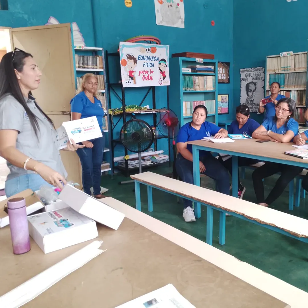 Docentes de Apure refuerzan conocimientos en taller de química