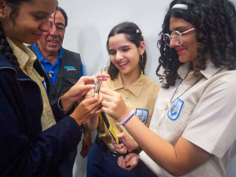 Cantv fomenta interés por las telecomunicaciones en estudiantes de Aragua
