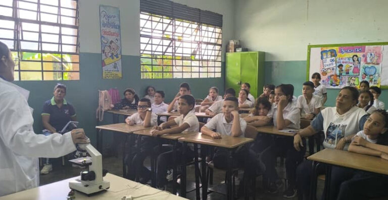 Plan de Masificación de la Ciencia llega a la Escuela Básica Estadal «Trino Celis Ríos» en Aragua