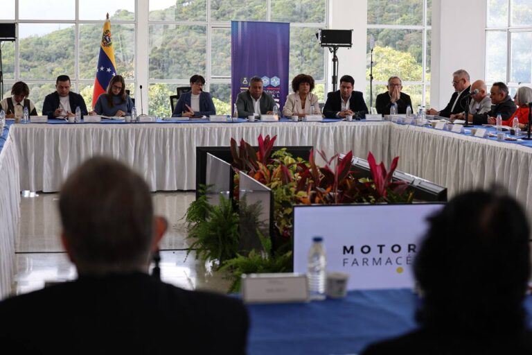 Instalado Motor Farmacéutico para fortalecer el sector en el país