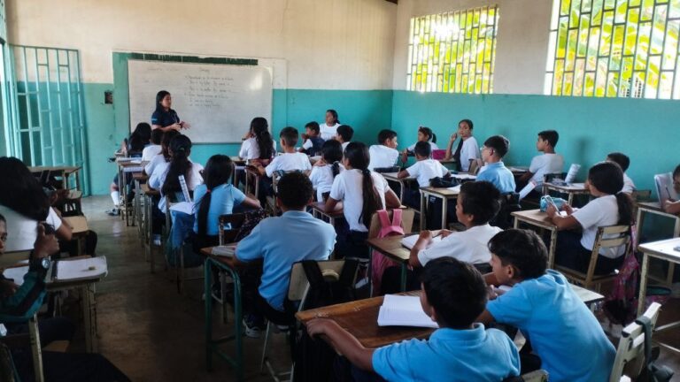Infocentro dicta taller sobre los derechos de los niños y niñas a estudiantes de Barinas 