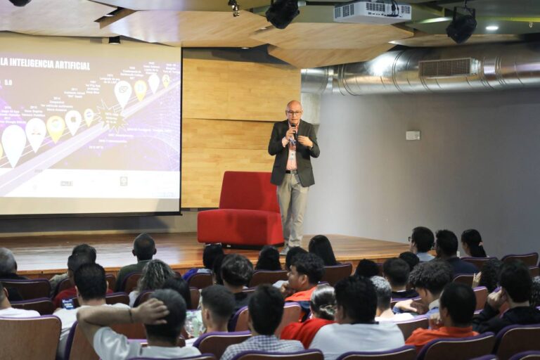 Foro Caracas Inteligente abordó rol de la IA en la educación