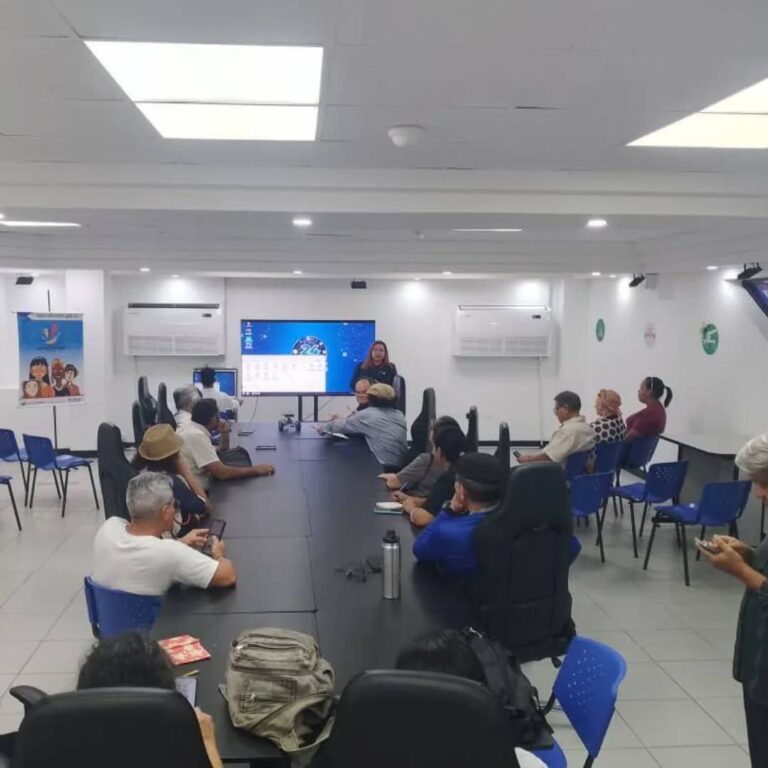 Infocentro y comunicadores del Zulia realizan conversatorio de cara al 10 de enero