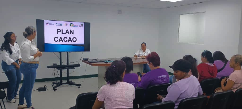 Mujeres de Miranda reciben orientaciones sobre producción de cacao