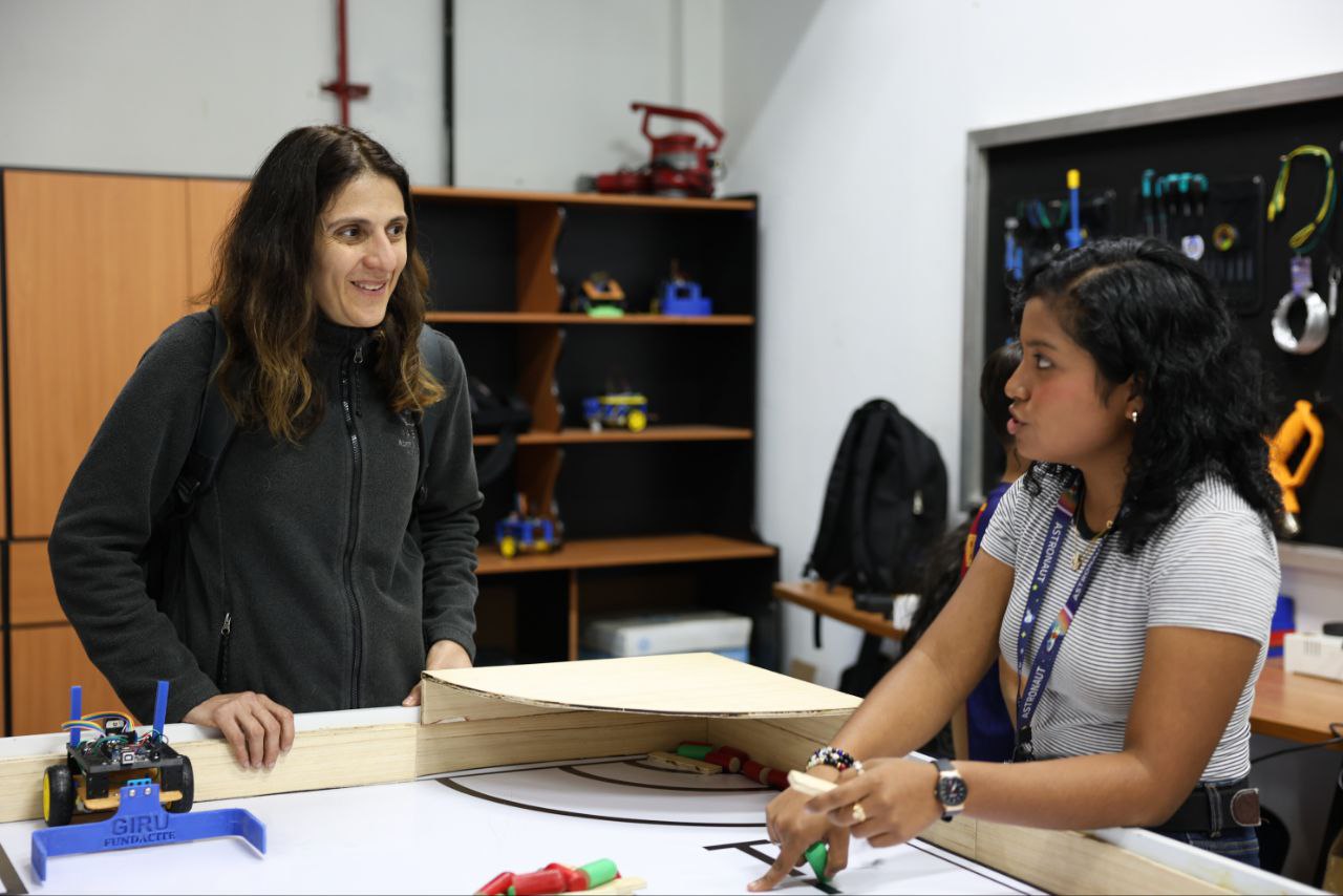 Elenco de la película «Ciencia para la Vida: Dr. Humberto Fernández-Morán» conoce espacios para la promoción de la ciencia en Zulia