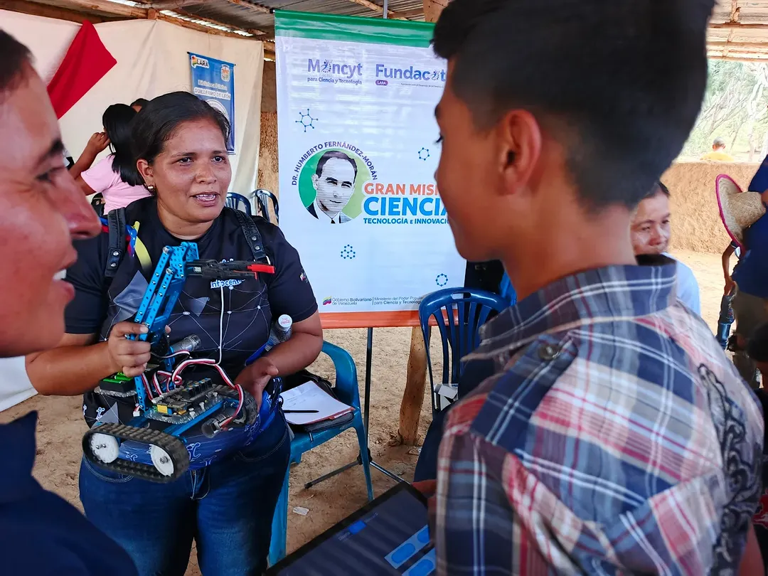 Robótica educativa se despliega en municipio Torres de Lara