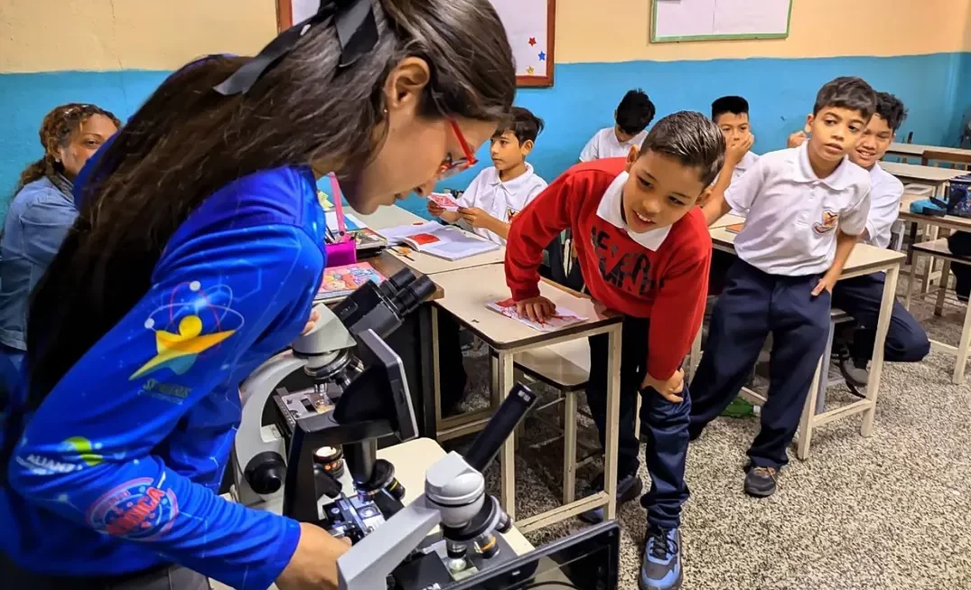 Fundacite Anzoátegui impulsa pasión por la ciencia en el Complejo Educativo Guaraguao