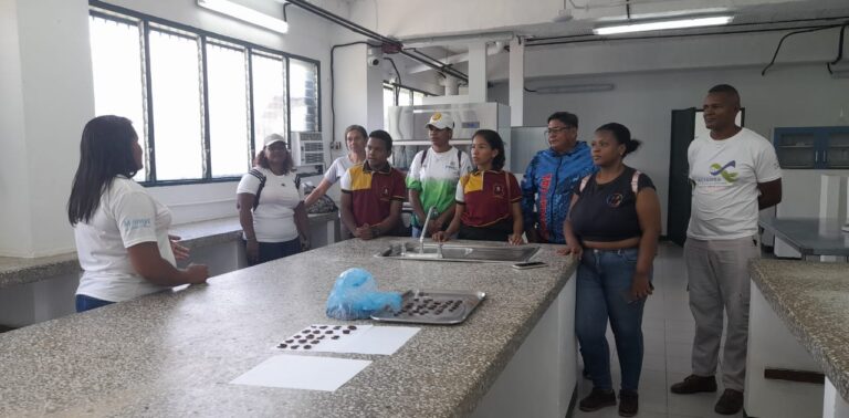 Técnicos agrícolas se capacitan en el Centro Nacional de Investigación, Desarrollo e Innovación del Cacao