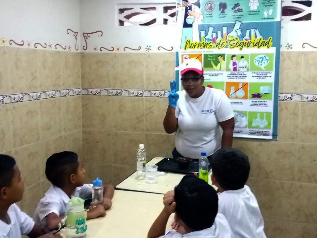 Programa Nacional Semilleros Científicos acerca la química divertida a estudiantes de primaria en Cojedes