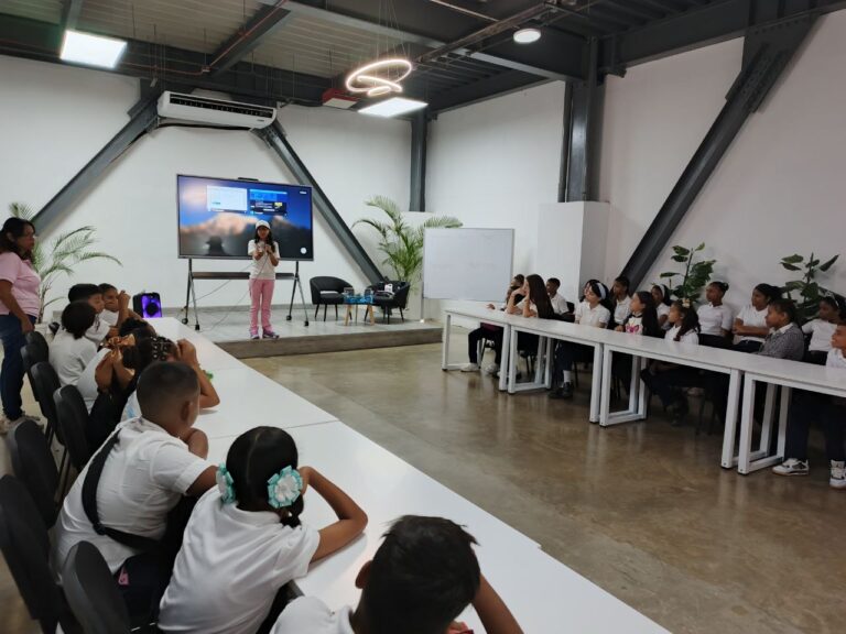 Estudiantes de La Guaira participan en jornada formativa sobre los océanos