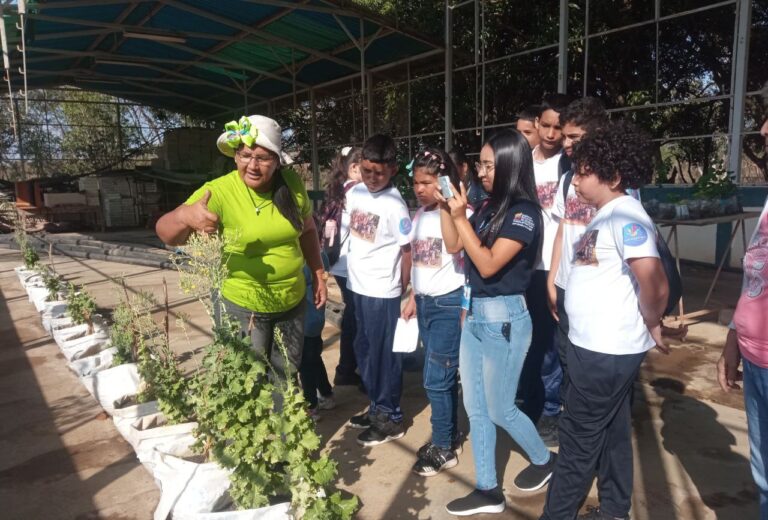 Estudiantes del Complejo Educativo Alfonzo Mendoza de Yaracuy visitaron estación del INIA