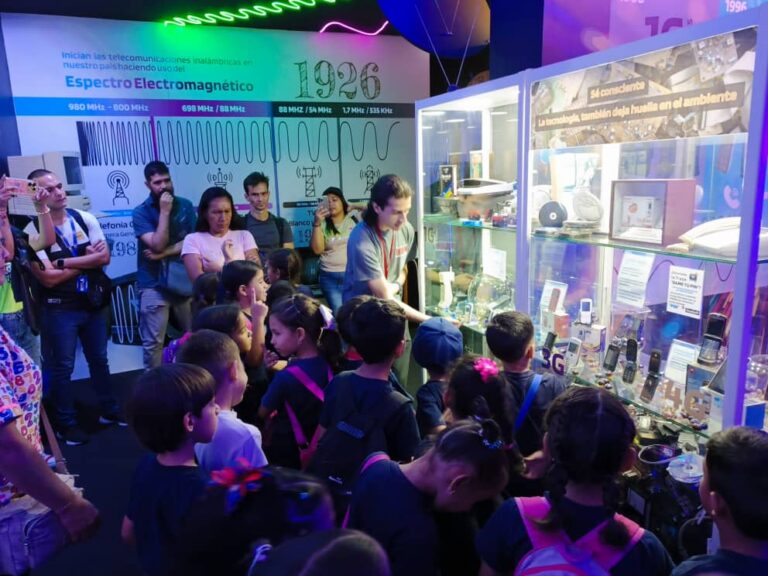 Estudiantes de la ENB Rómulo Gallegos participaron en actividades de acercamiento a la ciencia