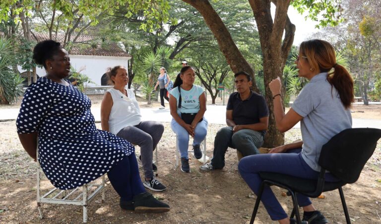 Mujeres que (tele) comunican interés social