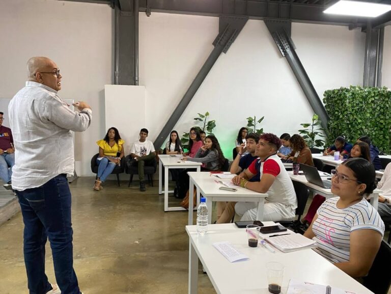 La Guaira | Jóvenes adquieren herramientas para el liderazgo con visión de futuro