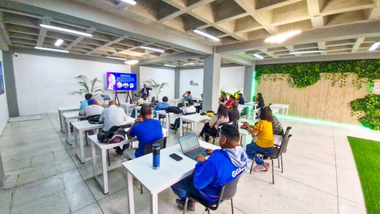 Voceros de MTT en Carabobo se forman en ciencia y tecnología (8)