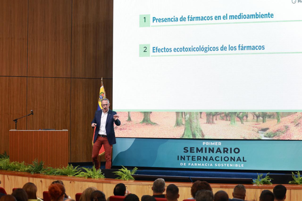 Dr. Gorka Orive expone importancia de la Farmacia Sostenible para la protección de los ecosistemas