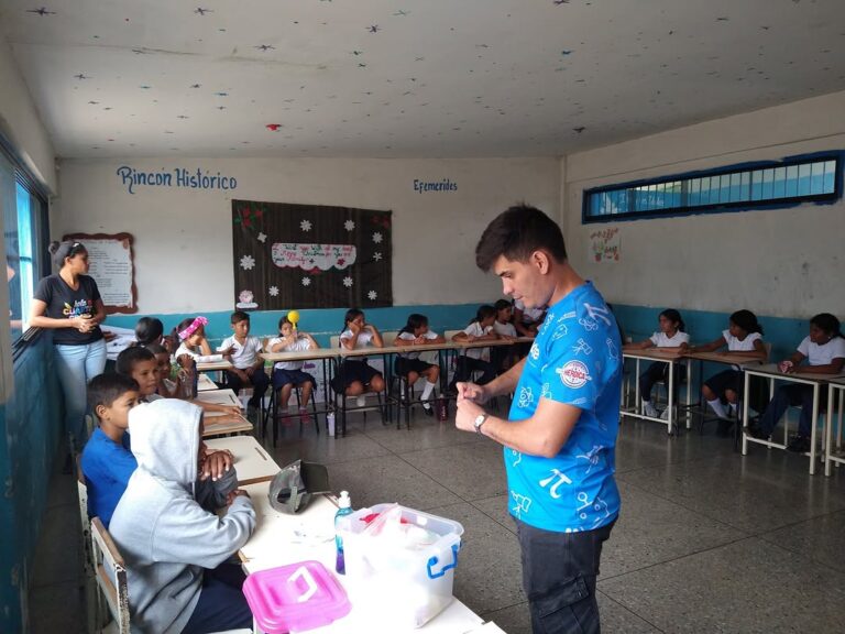 Más de 160 estudiantes yaracuyanos adquieren conocimientos en ciencias y ciberderechos