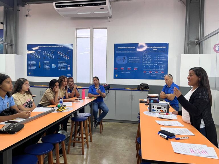 Jóvenes de La Guaira se preparan para I Olimpiada Venezolana Juvenil de Ciencias