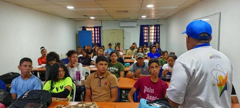 Cojedes | Proyectan película sobre legado de Humberto Fernández-Morán en la UNESR