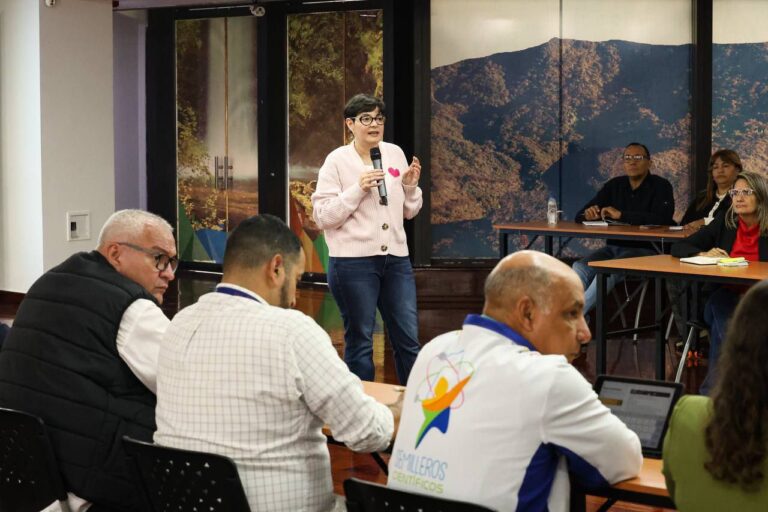 Fortalecen agenda para promover la ciencia y la tecnología en Venezuela