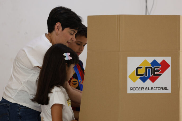Ministra Gabriela Jiménez invita a construir la Venezuela del futuro a través del voto