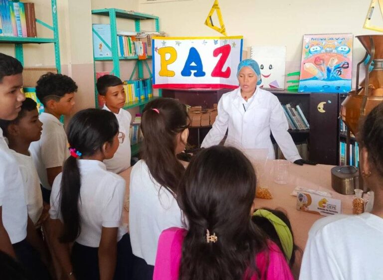 Fundación Ciepe acompaña feria científica en la Escuela Bolivariana Rafael Andrade