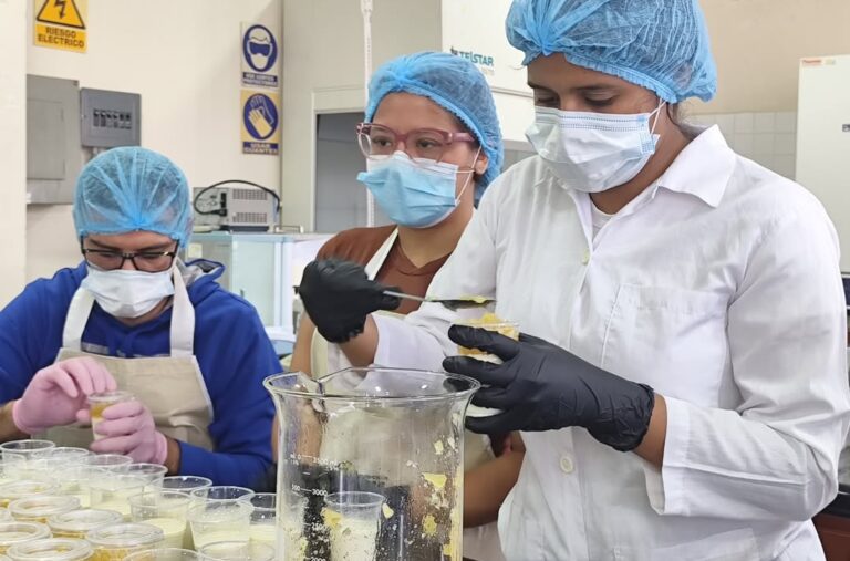 Ciepe capacita a estudiantes y emprendedores en la elaboración de productos lácteos