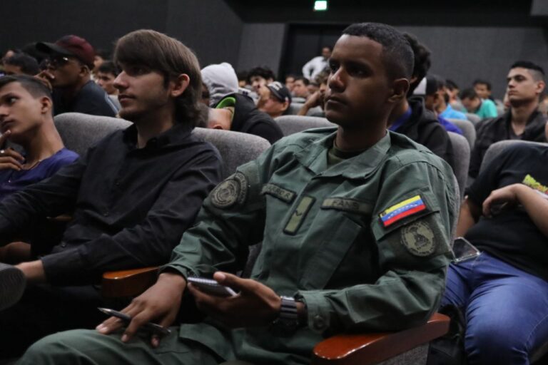 Programa Nacional de Desarrollo  de Software Soberano y Seguro en la UPT Bolívar / Raúl Hernández