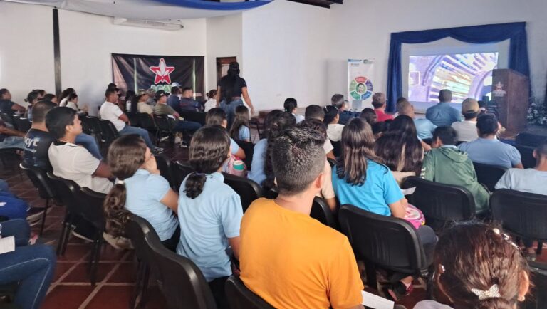 ACAV realiza cine foro sobre vida y legado de Humberto Fernández – Morán