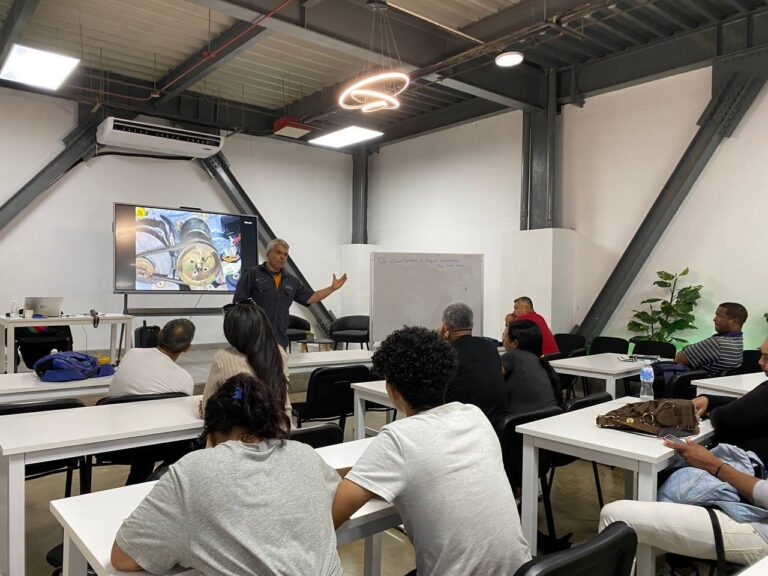 Mincyt dicta taller sobre mantenimiento de artefactos eléctricos en La Guaira