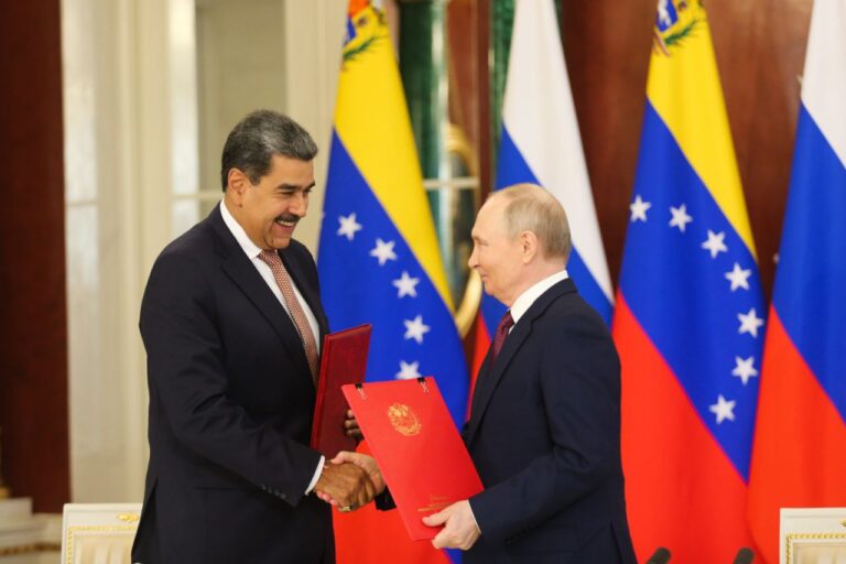 Venezuela y Rusia firman acuerdo sobre Asociación y Cooperación Estratégica por 10 años