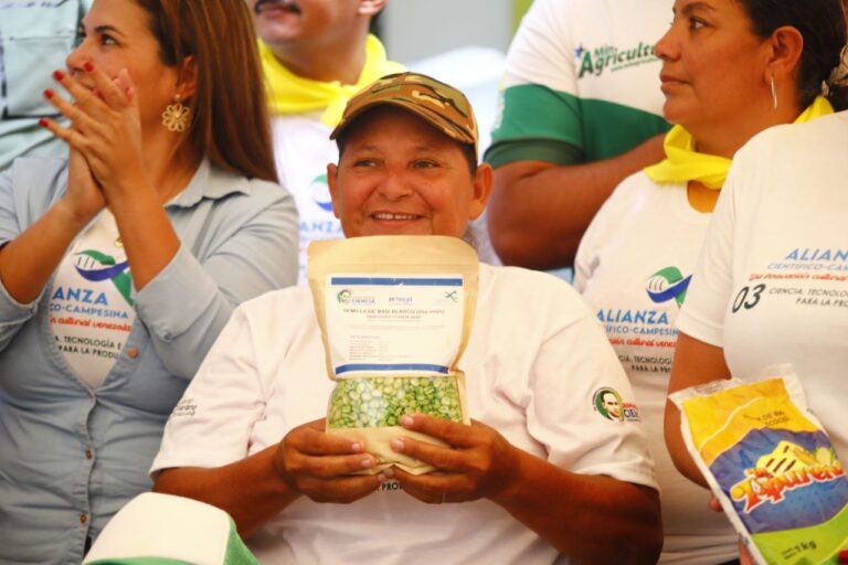 Apure entrega de semillas de maíz