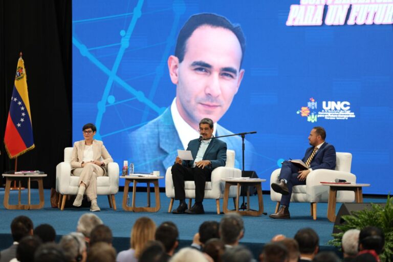 Presidente Maduro insta a estudiantes de la UNC a ser protagonistas de la nueva época de la independencia científica y tecnológica