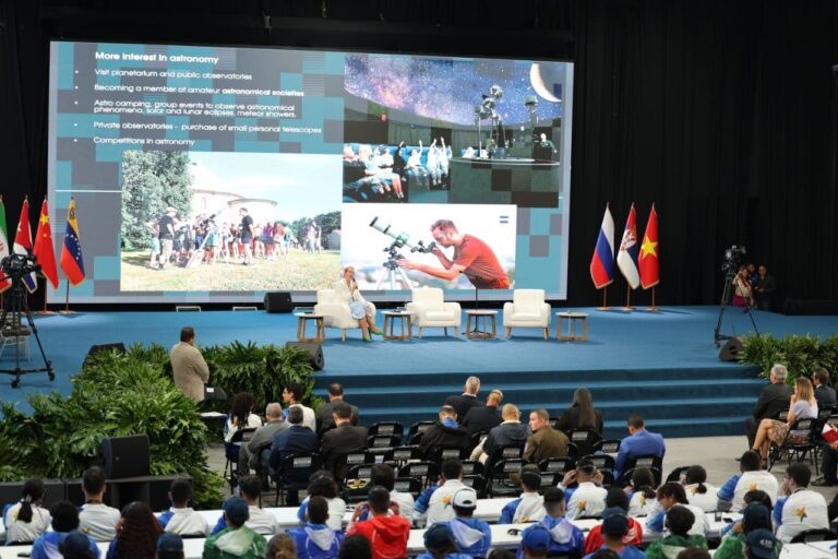 Investigadora serbia invita a fortalecer vocación astronómica entre los jóvenes