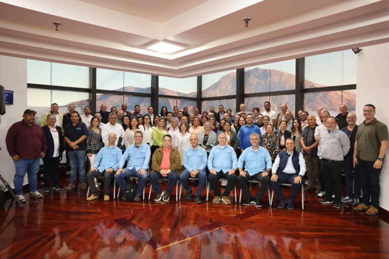 Taller de geopolítica abordó importancia de la ciencia y la tecnología en el orden mundial