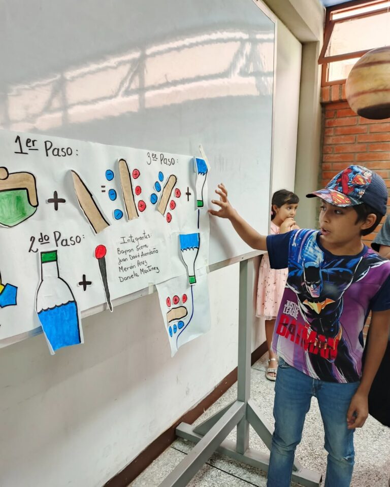 Niños y niñas de Mérida demuestran sus habilidades en electrostática