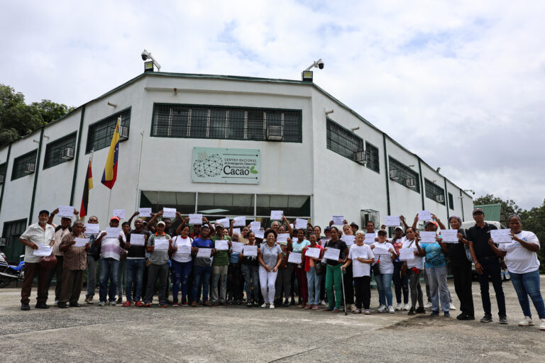 Gobierno Bolivariano entrega 25 mil plantas de cacao con alta calidad fitosanitaria a productores mirandinos